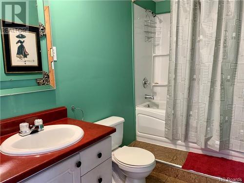 453 Chaleur, Charlo, NB - Indoor Photo Showing Bathroom