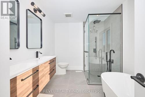697 Quaker Road, Pelham, ON - Indoor Photo Showing Bathroom