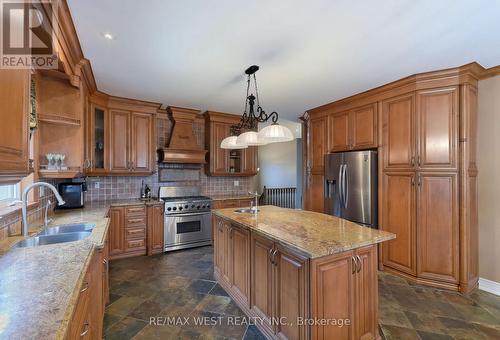 18370 Keele St, King, ON - Indoor Photo Showing Kitchen With Double Sink