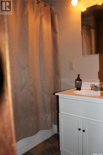 508 1St Avenue E, Lampman, SK - Indoor Photo Showing Bathroom