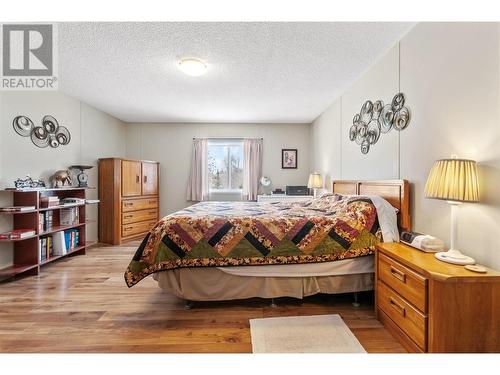 921 Copper Mountain Road, Princeton, BC - Indoor Photo Showing Bedroom