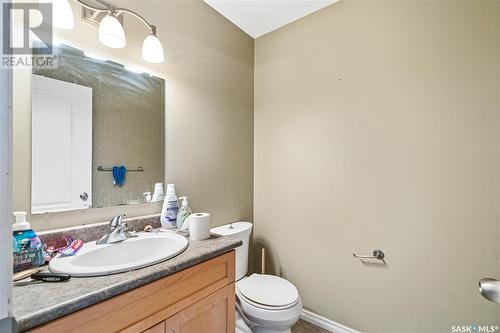 312 33Rd Street E, Saskatoon, SK - Indoor Photo Showing Bathroom