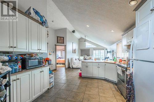 11937 Bartell Road, Lake Country, BC - Indoor Photo Showing Kitchen
