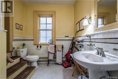 70 Orange Street, Saint John, NB - Indoor Photo Showing Bathroom