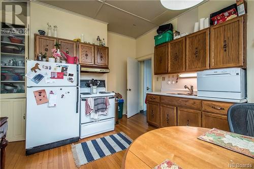 70 Orange Street, Saint John, NB - Indoor Photo Showing Kitchen