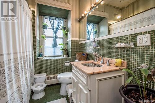 70 Orange Street, Saint John, NB - Indoor Photo Showing Bathroom