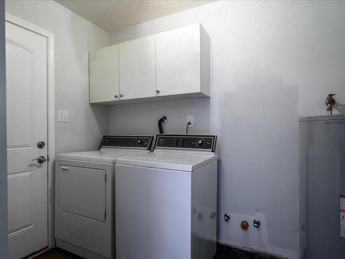 1745 Alice Rd, Nanaimo, BC - Indoor Photo Showing Laundry Room