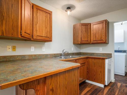 1745 Alice Rd, Nanaimo, BC - Indoor Photo Showing Kitchen With Double Sink