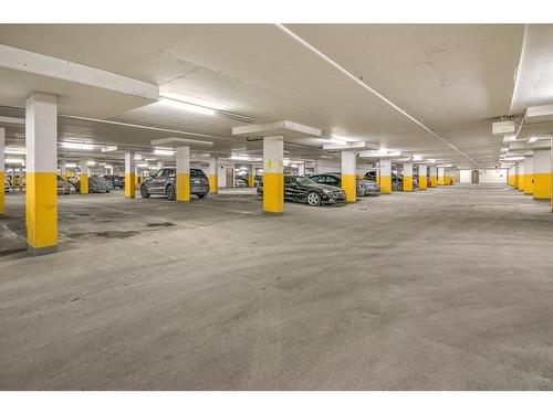 Parking - 108-1200 Rue St-Jacques, Montréal (Ville-Marie), QC - Indoor Photo Showing Garage