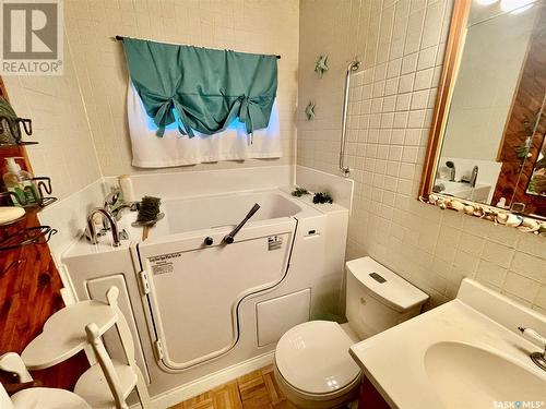 309 Durham Street, Sturgis, SK - Indoor Photo Showing Bathroom