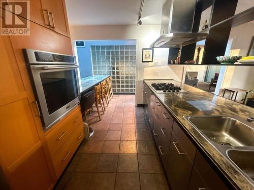 180 Mcdermid Drive, Prince George, BC - Indoor Photo Showing Kitchen
