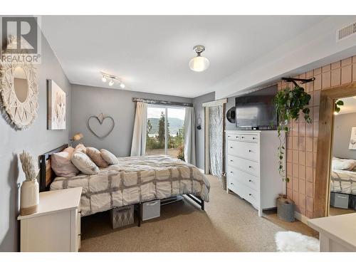 3623 Glencoe Road, West Kelowna, BC - Indoor Photo Showing Bedroom