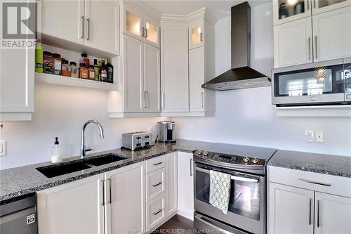 4 Irishview St, Irishtown, NB - Indoor Photo Showing Kitchen With Double Sink With Upgraded Kitchen