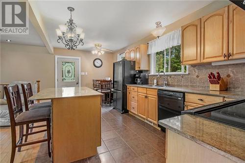 689 Fagan Lake Road, Maberly, ON - Indoor Photo Showing Kitchen