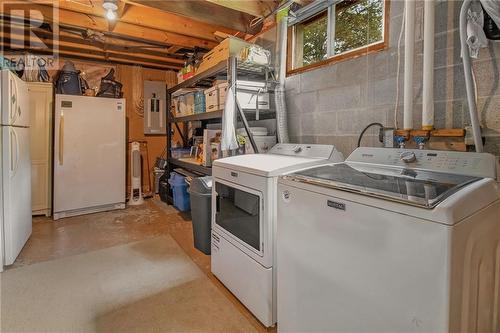 689 Fagan Lake Road, Maberly, ON - Indoor Photo Showing Laundry Room