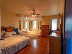 Master bedroom - 