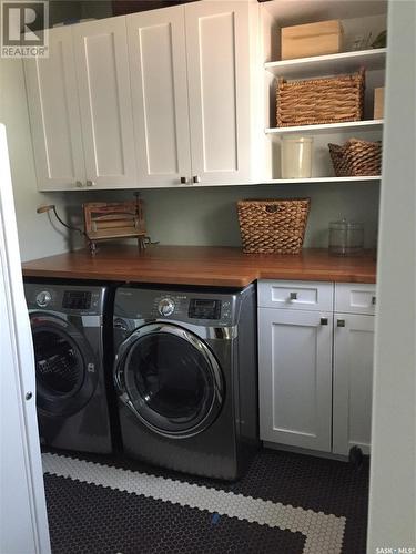 5 Coleman Crescent, Kindersley, SK - Indoor Photo Showing Laundry Room
