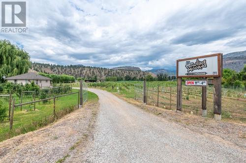 7952 Hwy 97, Oliver, BC 