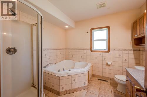 7952 Hwy 97, Oliver, BC - Indoor Photo Showing Bathroom