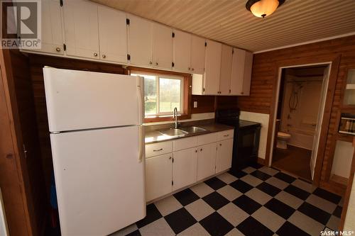 201 7Th Street, Star City, SK - Indoor Photo Showing Kitchen With Double Sink