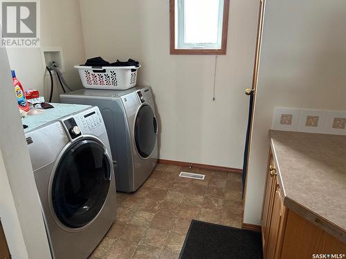 115 Carson Bay, Lampman, SK - Indoor Photo Showing Laundry Room