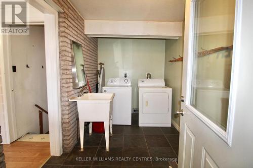 315338 Highway 6, Chatsworth, ON - Indoor Photo Showing Laundry Room