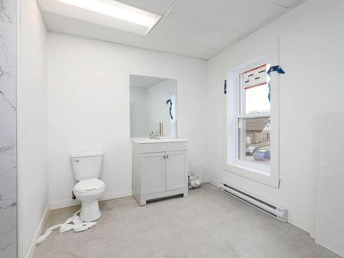 IntÃ©rieur - 4130 Rue Principale, Saint-Félix-De-Valois, QC - Indoor Photo Showing Bathroom