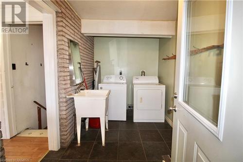 315338 Highway 6, Chatsworth, ON - Indoor Photo Showing Laundry Room