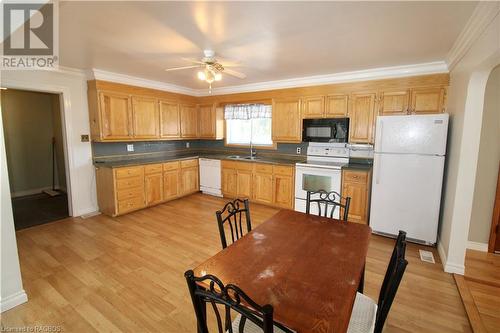 315338 Highway 6, Chatsworth, ON - Indoor Photo Showing Kitchen With Double Sink