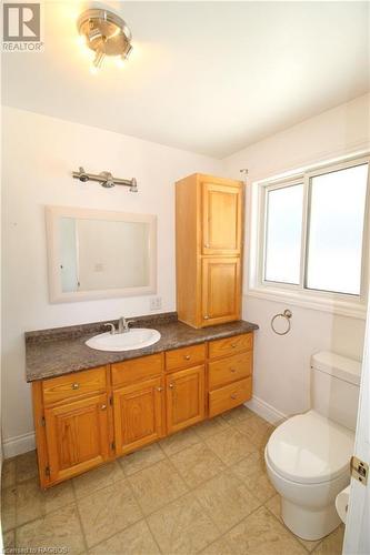 315338 Highway 6, Chatsworth, ON - Indoor Photo Showing Bathroom