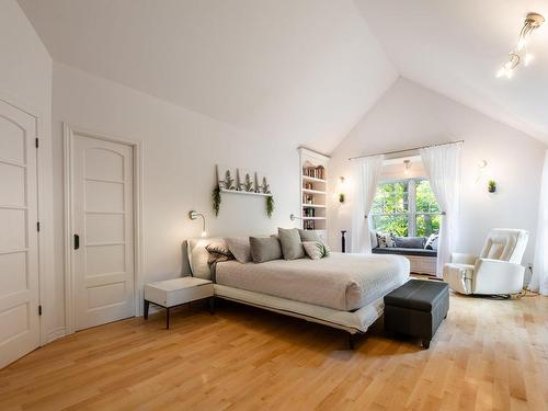 Master bedroom - 723 Rue Des Chardonnerets, Mont-Saint-Hilaire, QC - Indoor Photo Showing Other Room