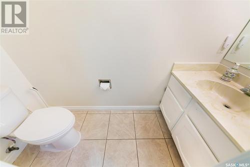 182 Lincoln Drive, Regina, SK - Indoor Photo Showing Bathroom