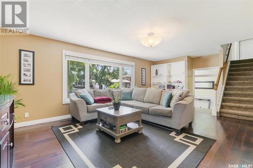 182 Lincoln Drive, Regina, SK - Indoor Photo Showing Living Room