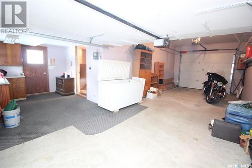 320 1St Avenue W, Montmartre, SK - Indoor Photo Showing Garage