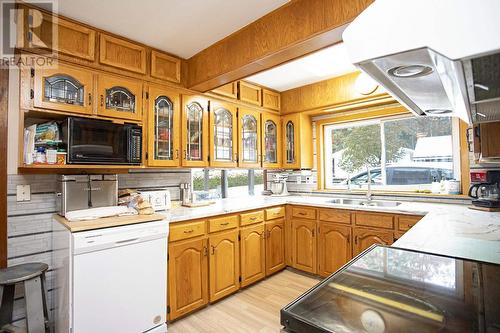 4463 Second Line West, Prince Township, ON - Indoor Photo Showing Kitchen With Double Sink