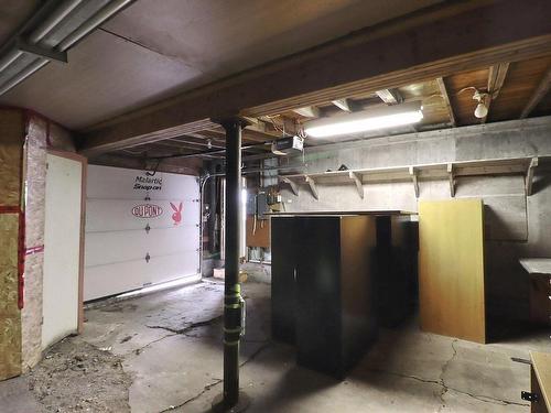 Garage - 431 Rue Royale, Malartic, QC - Indoor Photo Showing Garage