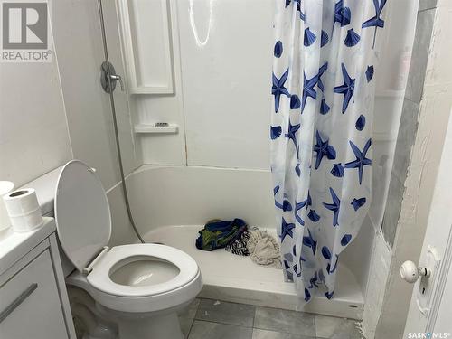 104 2Nd Street E, Kincaid, SK - Indoor Photo Showing Bathroom