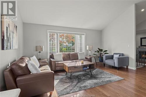 830 Woodbridge Drive, Harrow, ON - Indoor Photo Showing Living Room