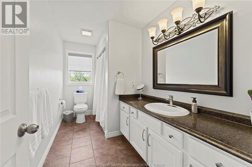 830 Woodbridge Drive, Harrow, ON - Indoor Photo Showing Bathroom