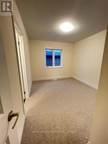 30 Daffodil Rd, Springwater, ON - Indoor Photo Showing Other Room