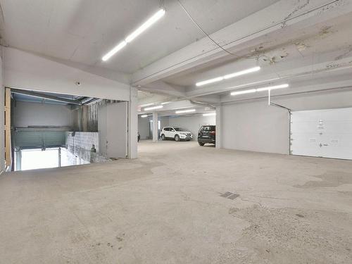 EntrepÃ´t - 9069 Boul. Pie-Ix, Montréal (Villeray/Saint-Michel/Parc-Extension), QC - Indoor Photo Showing Garage