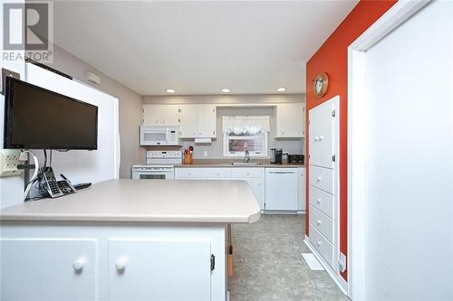 20 R6 Road, Lombardy, ON - Indoor Photo Showing Kitchen
