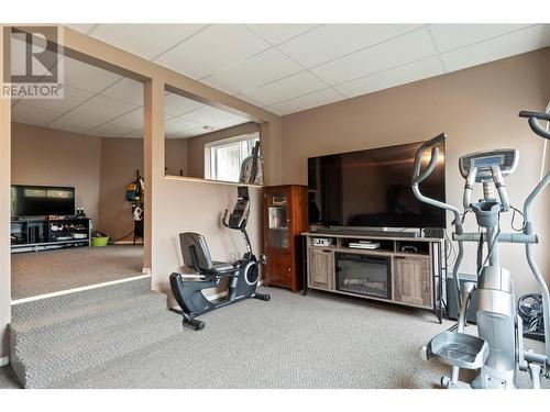 231 17 Street Se, Salmon Arm, BC - Indoor Photo Showing Gym Room