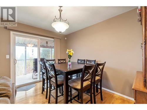 231 17 Street Se, Salmon Arm, BC - Indoor Photo Showing Dining Room