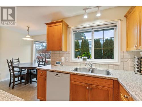 231 17 Street Se, Salmon Arm, BC - Indoor Photo Showing Kitchen With Double Sink