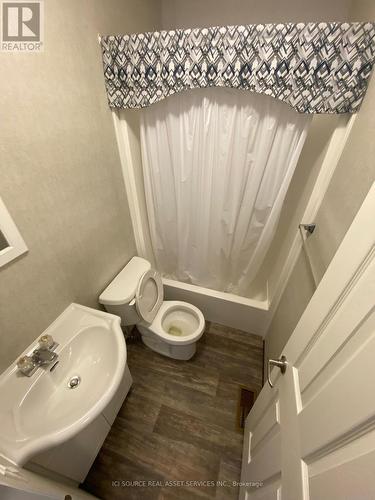 #Lamb047 -1235 Villiers Line, Otonabee-South Monaghan, ON - Indoor Photo Showing Bathroom