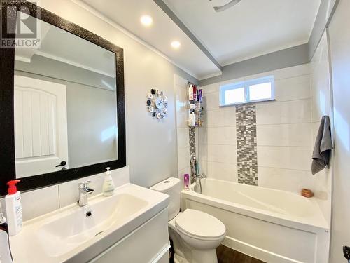 2288 Cunningham Road, 70 Mile House, BC - Indoor Photo Showing Bathroom