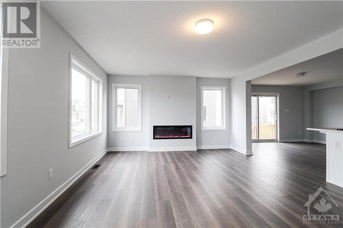 320 Meynell Road, Ottawa, ON - Indoor Photo Showing Living Room With Fireplace