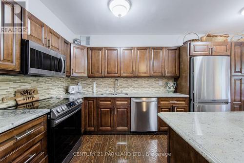 #403 -50 Baif Blvd, Richmond Hill, ON - Indoor Photo Showing Kitchen With Stainless Steel Kitchen With Upgraded Kitchen