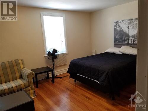 258,260,262,264 Bronson Avenue, Ottawa, ON - Indoor Photo Showing Bedroom